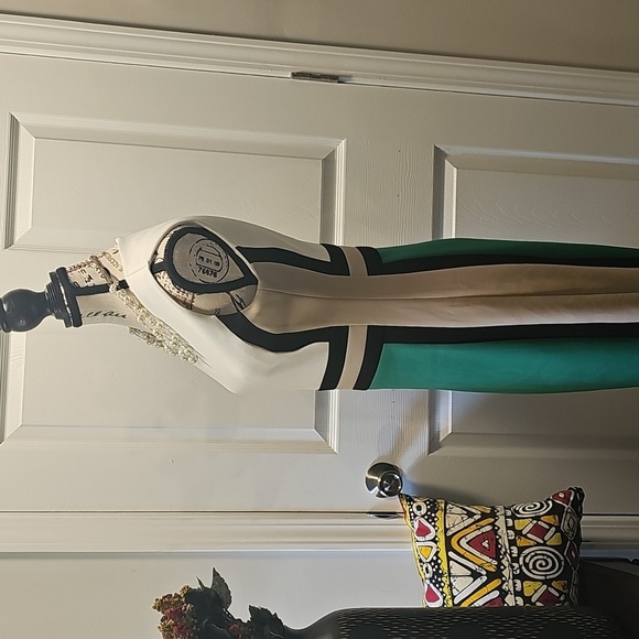 Calvin Klein Green, Cream and Black Slimming Pencil Dress, Size 4. - Picture 6 of 11